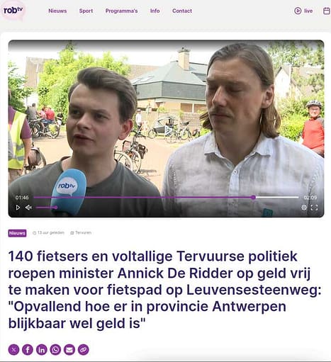 Burgemeester Thomas Geyns spreekt tijdens de actie van de Fietsersbond langs de N3 in Tervuren. Screenshot RobTV