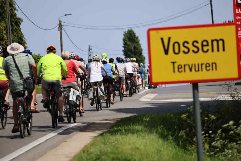 Actie van de Fietsersbond Tervuren langs de N3 voor een veilig fiets- en voetpad op 23 mei 2026. ©Tervuren+
