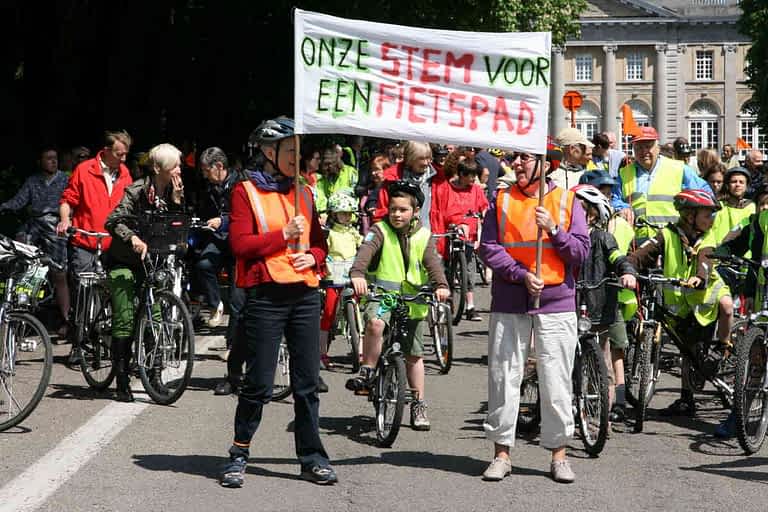 Fietsersbond action on the N3 in 2012.
